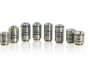 มิกรอสโกปบิโอโลจิค B70 สูง